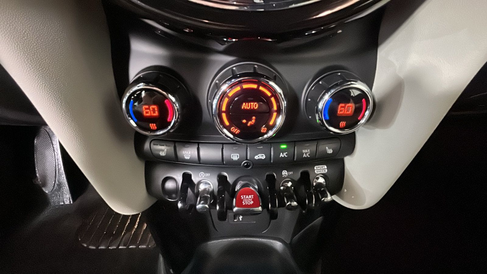 Used 2024 MINI Cooper S w/ Signature Upholstery Package FWD image 26