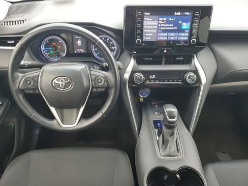 Used 2022 Toyota Venza LE image 17