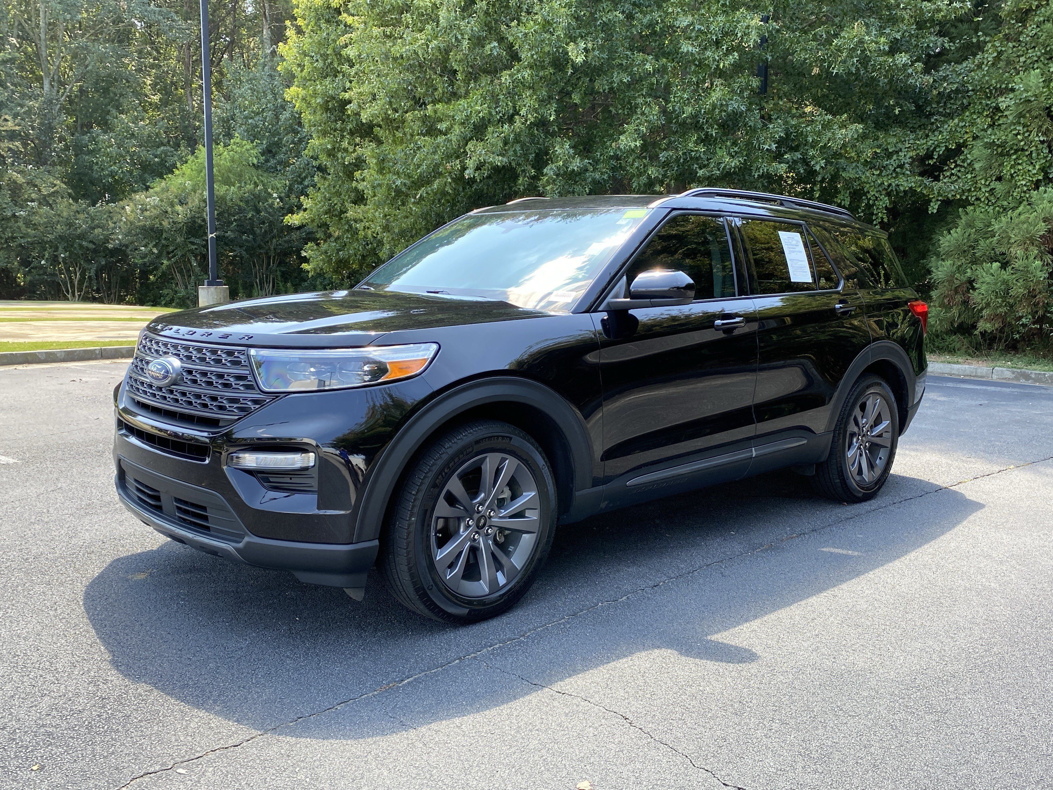 Used 2023 Ford Explorer XLT w/ Equipment Group 202A RWD image 5