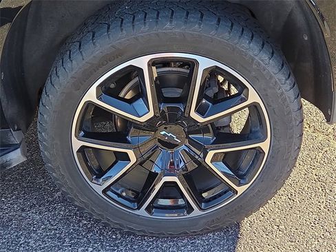 Used 2021 Chevrolet Tahoe RST w/ Luxury Package image 8