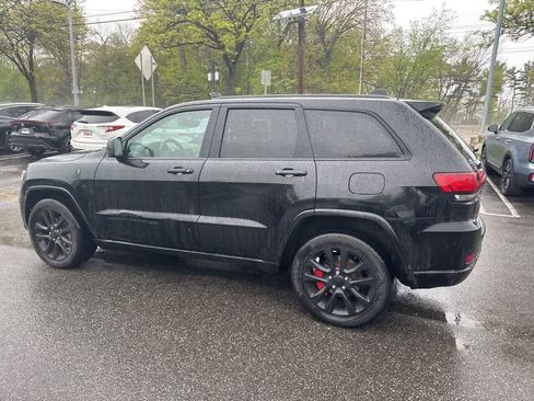 Used 2017 Jeep Grand Cherokee Altitude AWD/4WD image 13