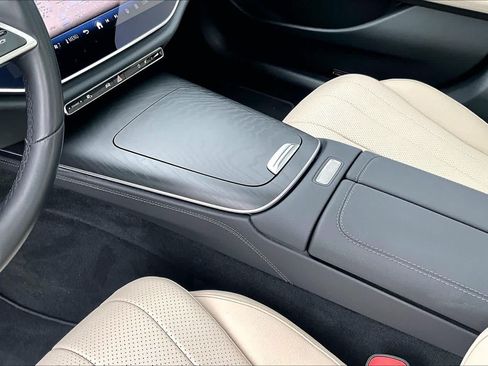 Certified 2025 Mercedes-Benz E 350 4MATIC Sedan image 17