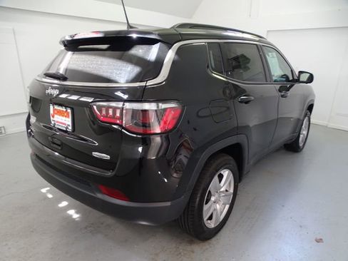 Used 2022 Jeep Compass Latitude w/ Sun and Sound Group AWD/4WD image 24
