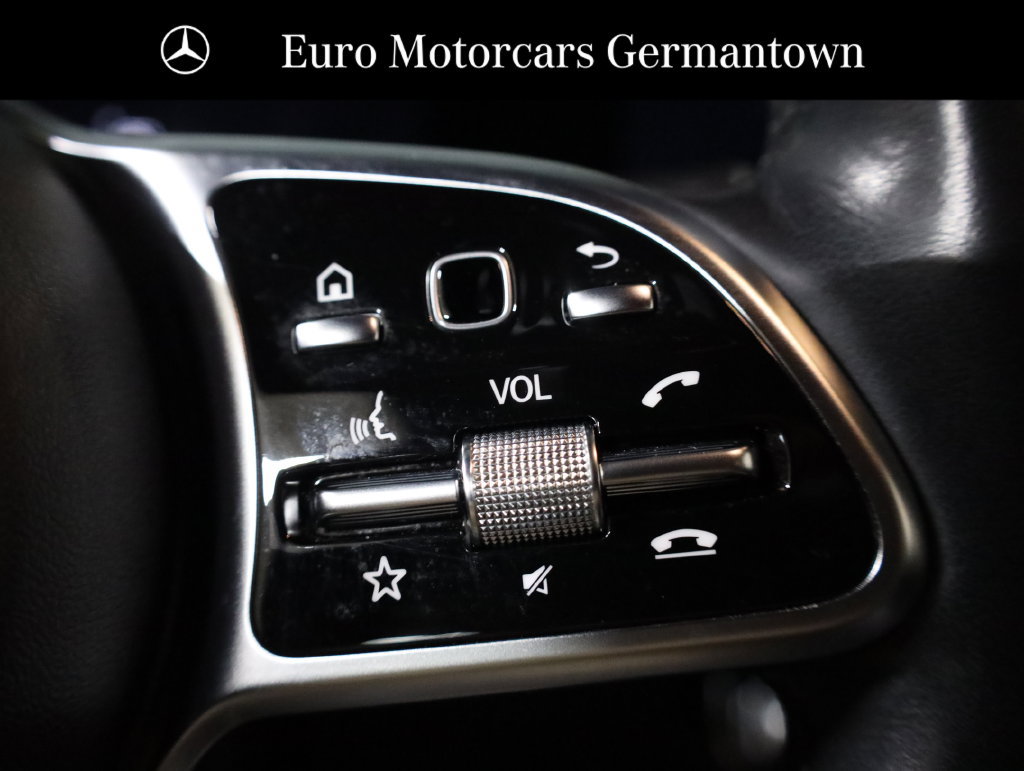 Used 2023 Mercedes-Benz GLB 250 4MATIC w/ Premium Package image 14
