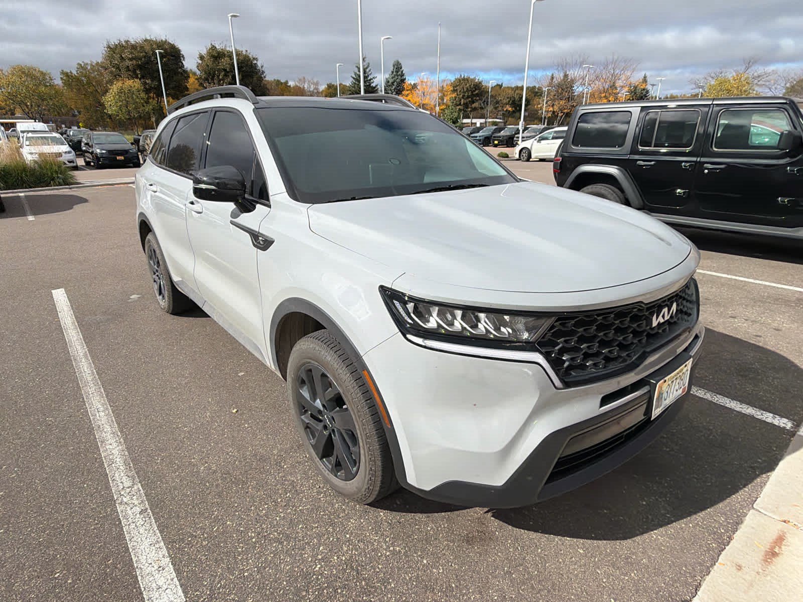Used 2023 Kia Sorento S w/ Panoramic Sunroof Package AWD/4WD image 2