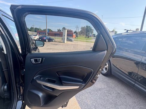 Used 2018 Ford EcoSport Titanium image 12