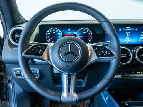 Used 2026 Mercedes-Benz GLB 250 4MATIC image 15