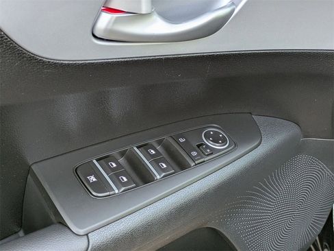 Used 2024 Kia Forte LXS image 13