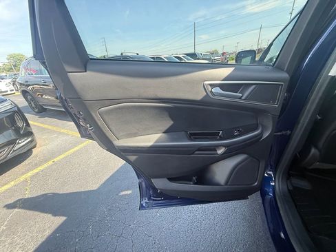 Used 2016 Ford Edge SEL w/ Equipment Group 201A AWD/4WD image 18