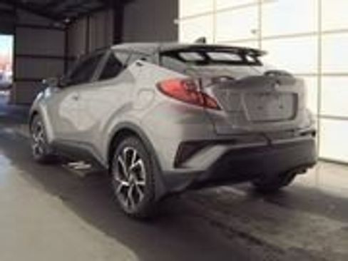 Used 2020 Toyota C-HR XLE image 5