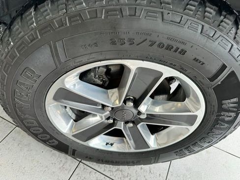 Used 2018 Jeep Wrangler Unlimited Sahara w/ Dual Top Group image 18