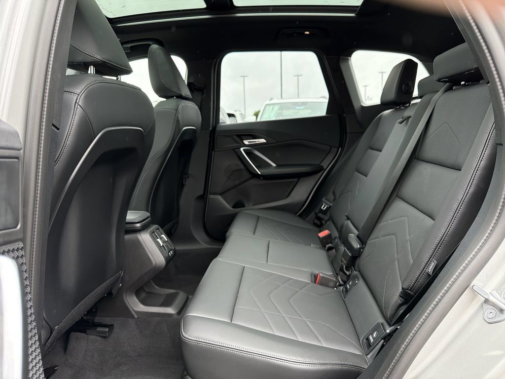 Used 2025 BMW X1 xDrive28i AWD/4WD image 13
