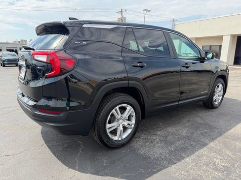 Used 2024 GMC Terrain SLE FWD image 13