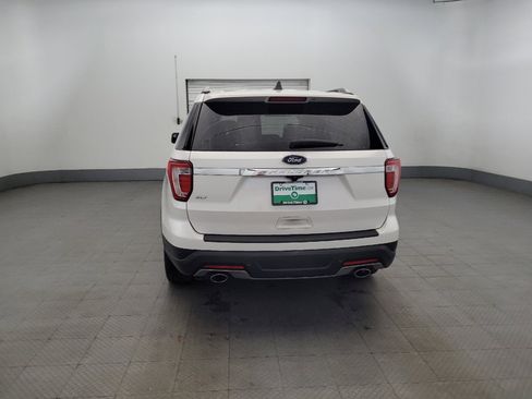 Used 2018 Ford Explorer XLT image 6