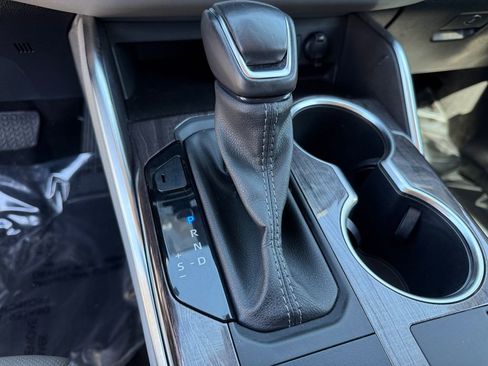 Used 2023 Toyota Highlander Limited image 20