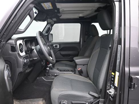 Used 2025 Jeep Gladiator Sport AWD/4WD image 22