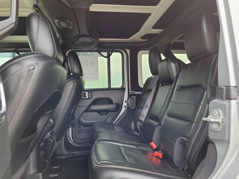 Used 2021 Jeep Wrangler Unlimited Sahara image 13