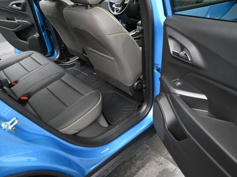 Used 2025 Chevrolet Trax ACTIV FWD image 34