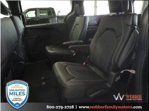 New 2026 Chrysler Pacifica Select image 12