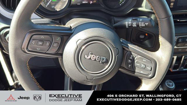 Used 2024 Jeep Wrangler Unlimited w/ Convenience Group AWD/4WD image 11