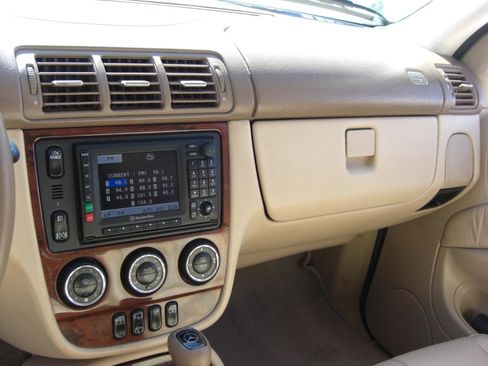 Used 2004 Mercedes-Benz ML 350 4MATIC image 9