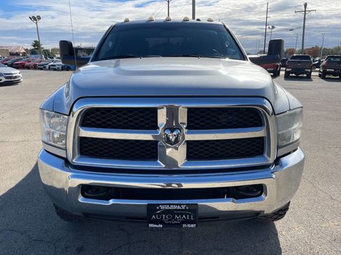 Used 2016 RAM 3500 Tradesman w/ Chrome Appearance Group image 9