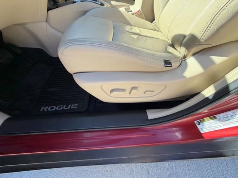 Used 2019 Nissan Rogue SV image 19