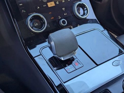 Used 2022 Land Rover Range Rover Velar R-Dynamic S image 29