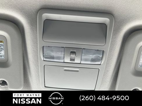 Used 2016 Nissan NV 2500 SV RWD image 17