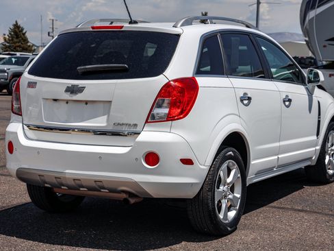 Used 2013 Chevrolet Captiva Sport LTZ FWD image 3