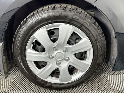 Used 2025 Toyota Corolla LE FWD image 29