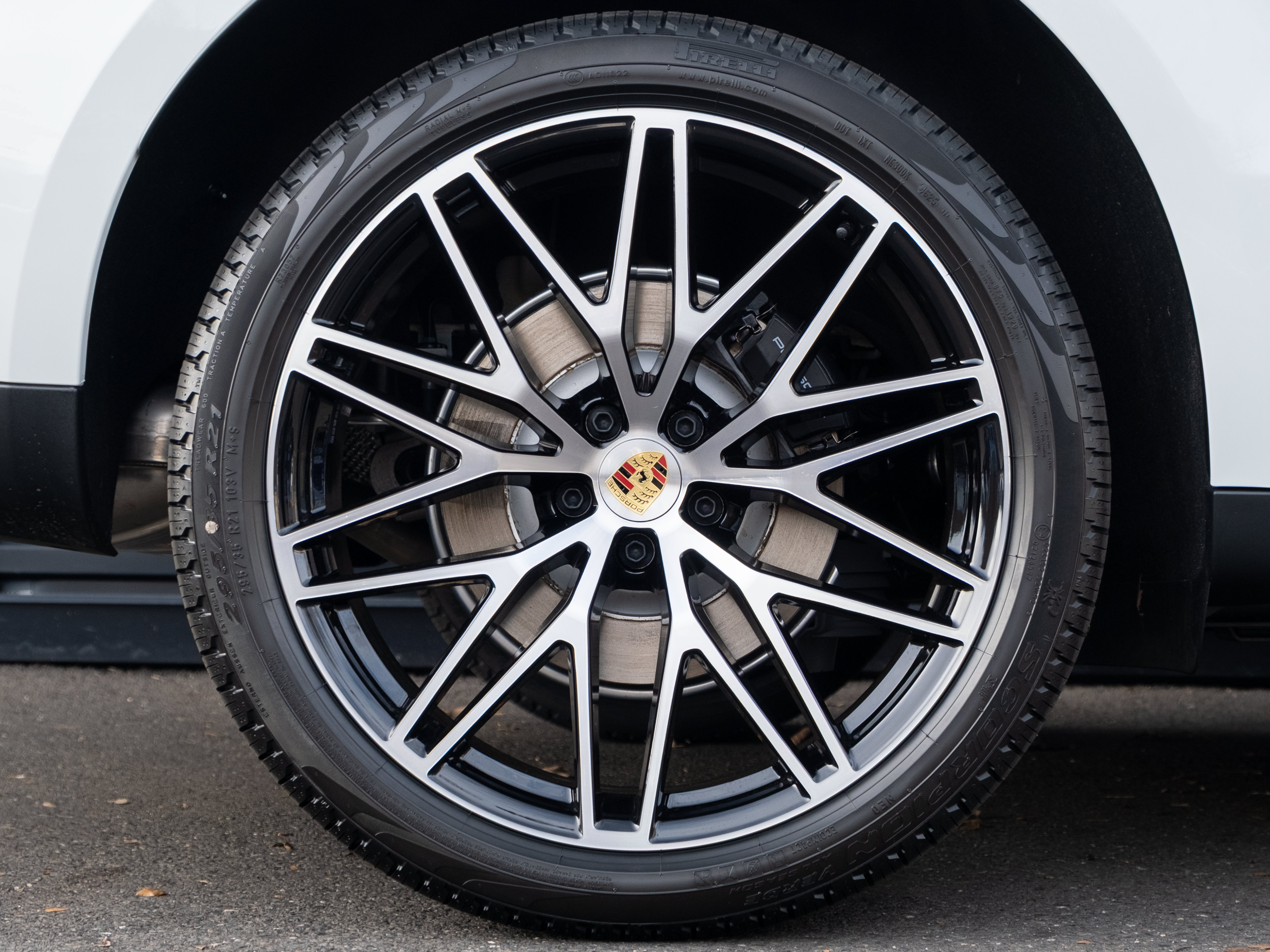 Certified 2026 Porsche Macan AWD/4WD image 14