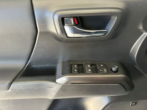 Used 2022 Toyota Tacoma TRD Sport w/ TRD Premium Sport Package image 12