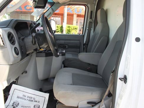 Used 2019 Ford E-350 and Econoline 350 Super Duty image 18