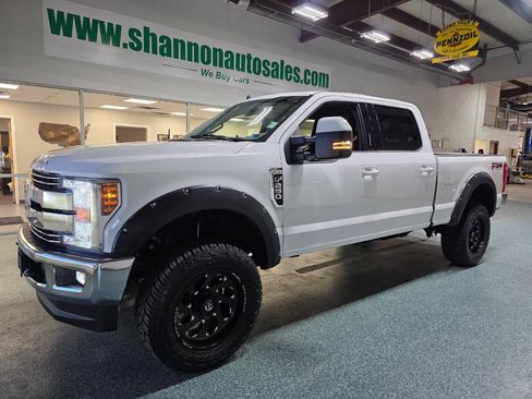 Used 2019 Ford F250 Lariat w/ Lariat Value Package AWD/4WD image 2