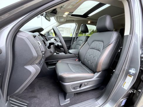 New 2026 Nissan Pathfinder Platinum AWD/4WD image 10