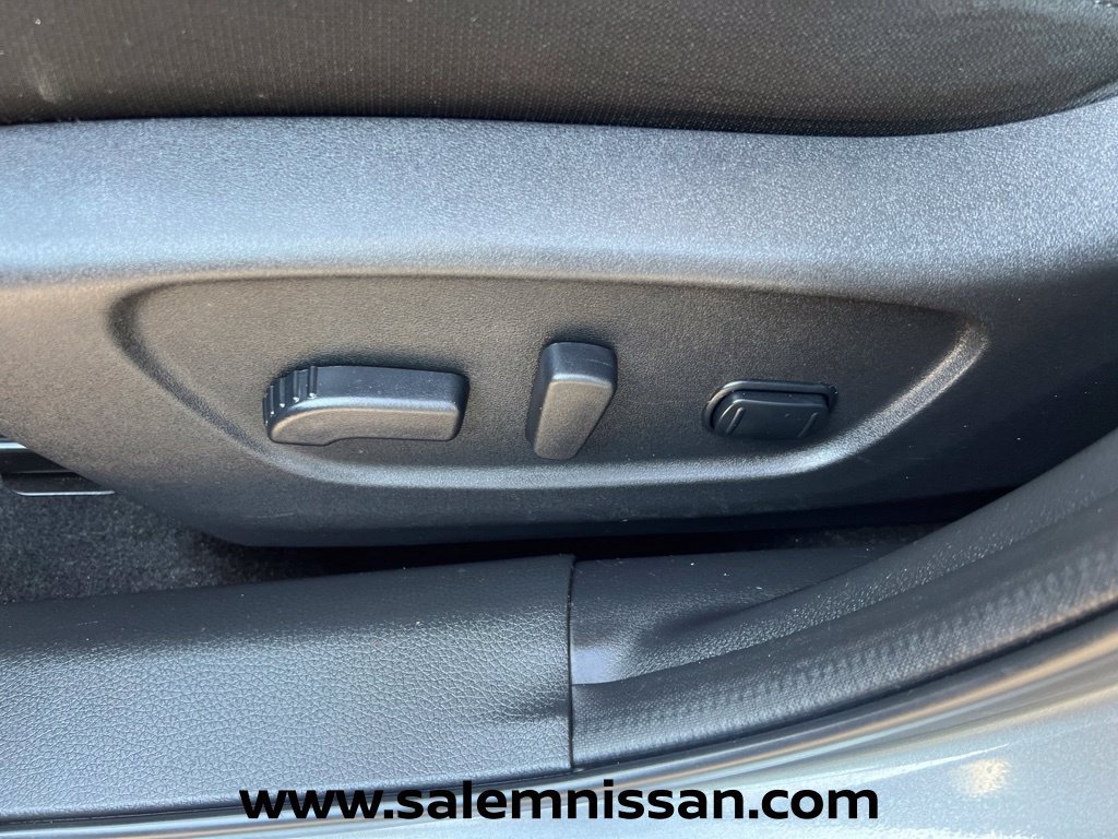 Used 2021 Nissan Rogue Sport SV AWD/4WD image 15