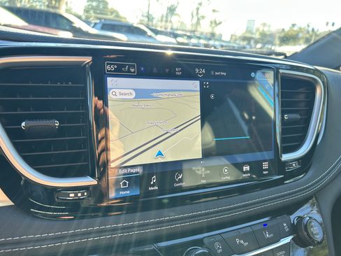 New 2026 Chrysler Pacifica Limited w/ S Appearance Package image 49