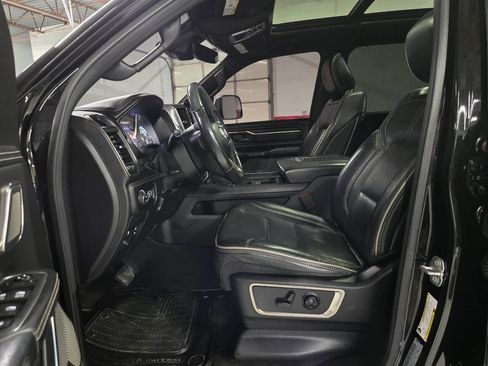 Used 2020 RAM 1500 Limited w/ Black Appearance Package AWD/4WD image 13