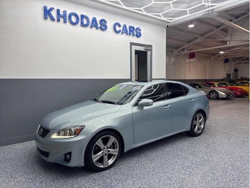 Used 2011 Lexus IS 250 w/ Premium Pkg Value Edition RWD image 2