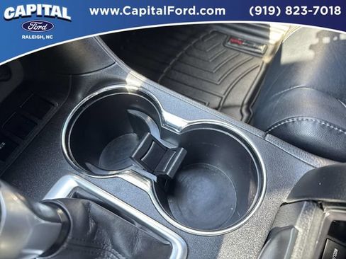 Used 2017 Toyota Highlander SE FWD image 32