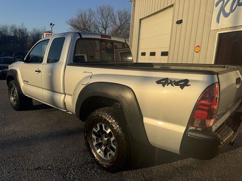Used 2013 Toyota Tacoma 4x4 Access Cab V6 image 9