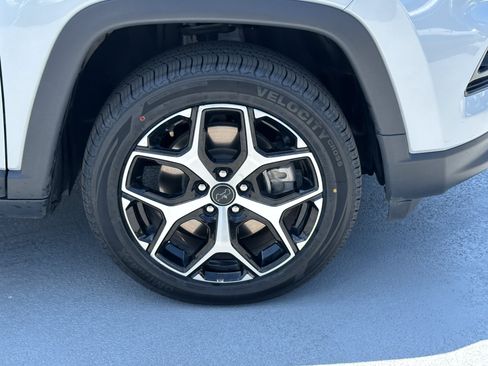 Used 2025 Jeep Compass Limited AWD/4WD image 15