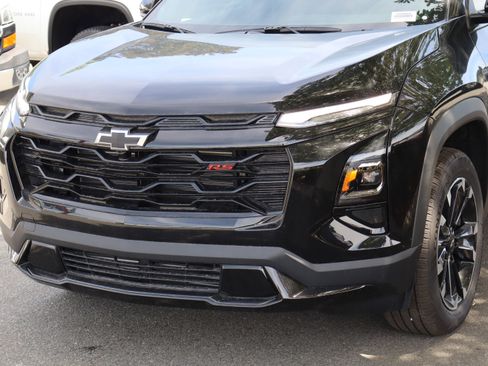New 2026 Chevrolet Equinox RS w/ Convenience Package III FWD image 5
