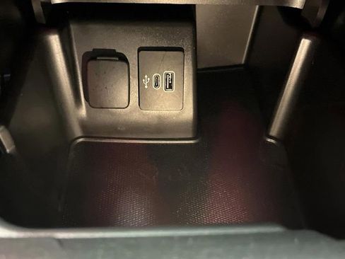 Used 2025 Ford Explorer ST image 25