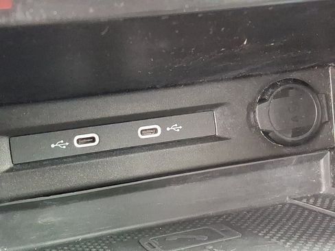 Used 2023 Volkswagen Tiguan SE image 24