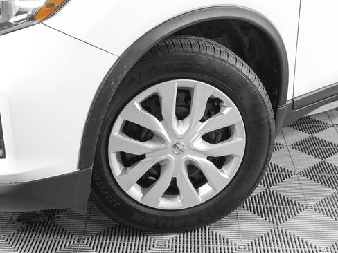 Used 2018 Nissan Rogue S FWD image 25