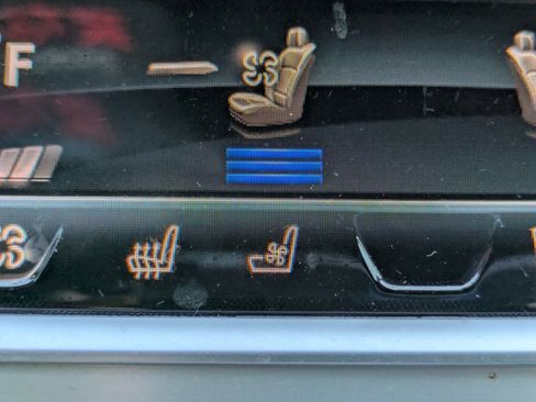 Used 2021 BMW 740i w/ M Sport Package image 25