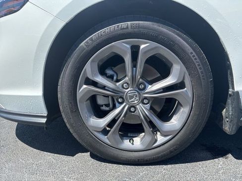 Used 2023 Honda Accord EX image 11