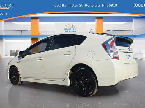 Used 2013 Toyota Prius Two FWD image 5